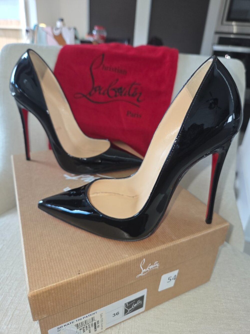 Christian Louboutin So Kate
